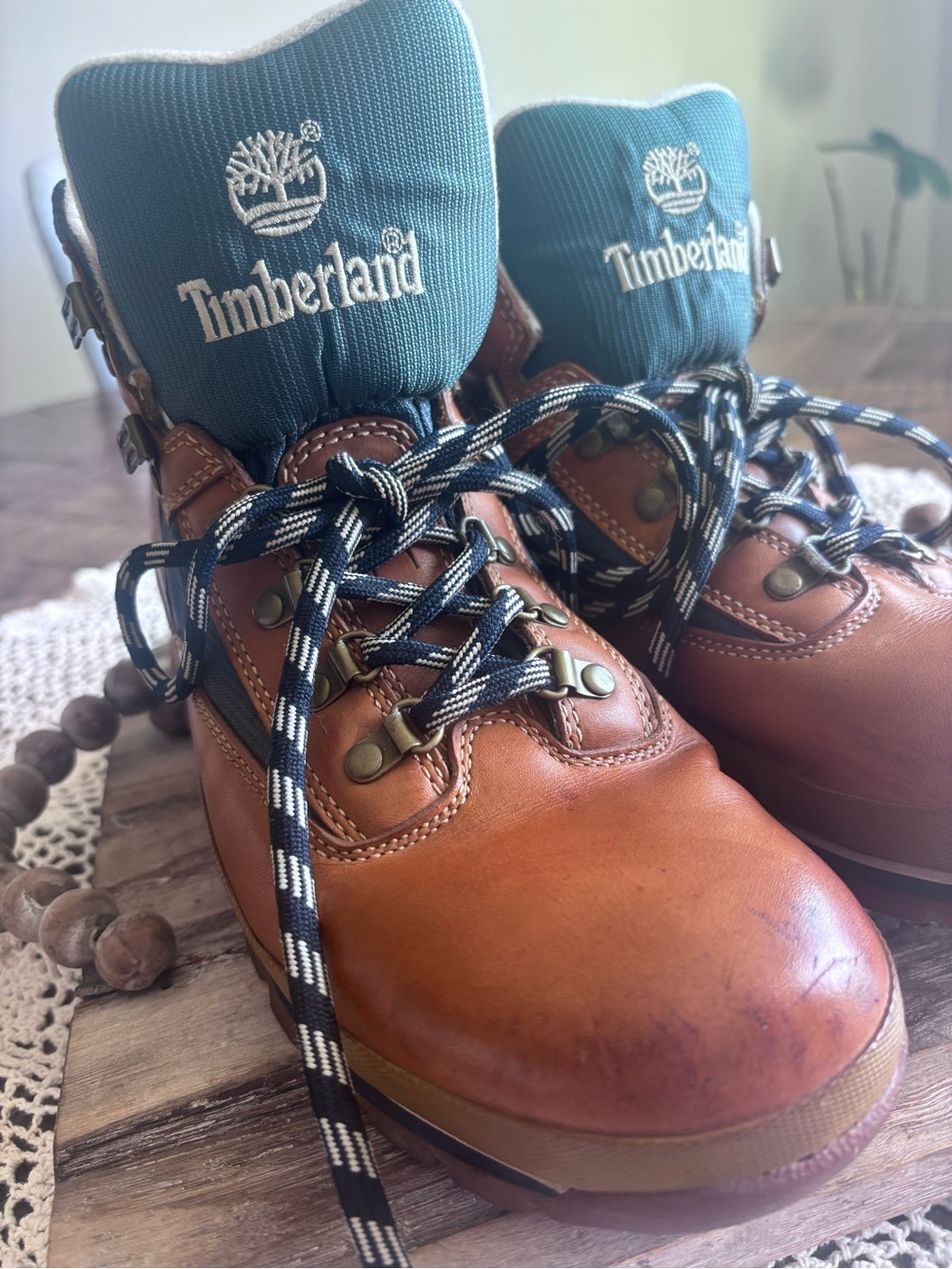 Timberland Field Brown Leather Boots with Teal Collar